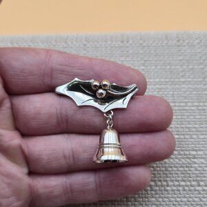 Sterling Silver Holly Berry And Bell Christmas Holiday Pin Brooch A5590